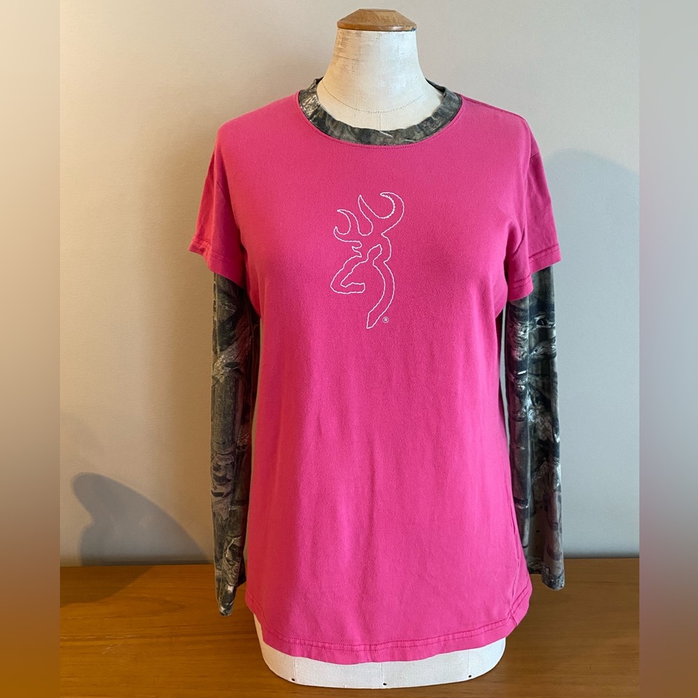 Women’s Browning pink and camouflage long sleeved shirt. Size large. 🩷💚